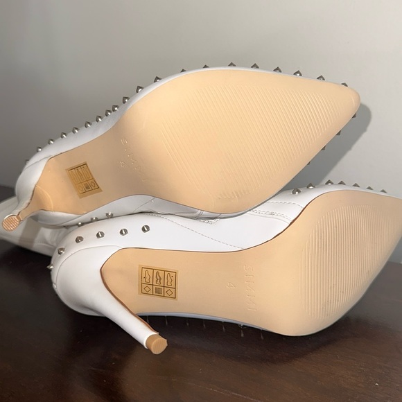 Heel Booties - Picture 3 of 5